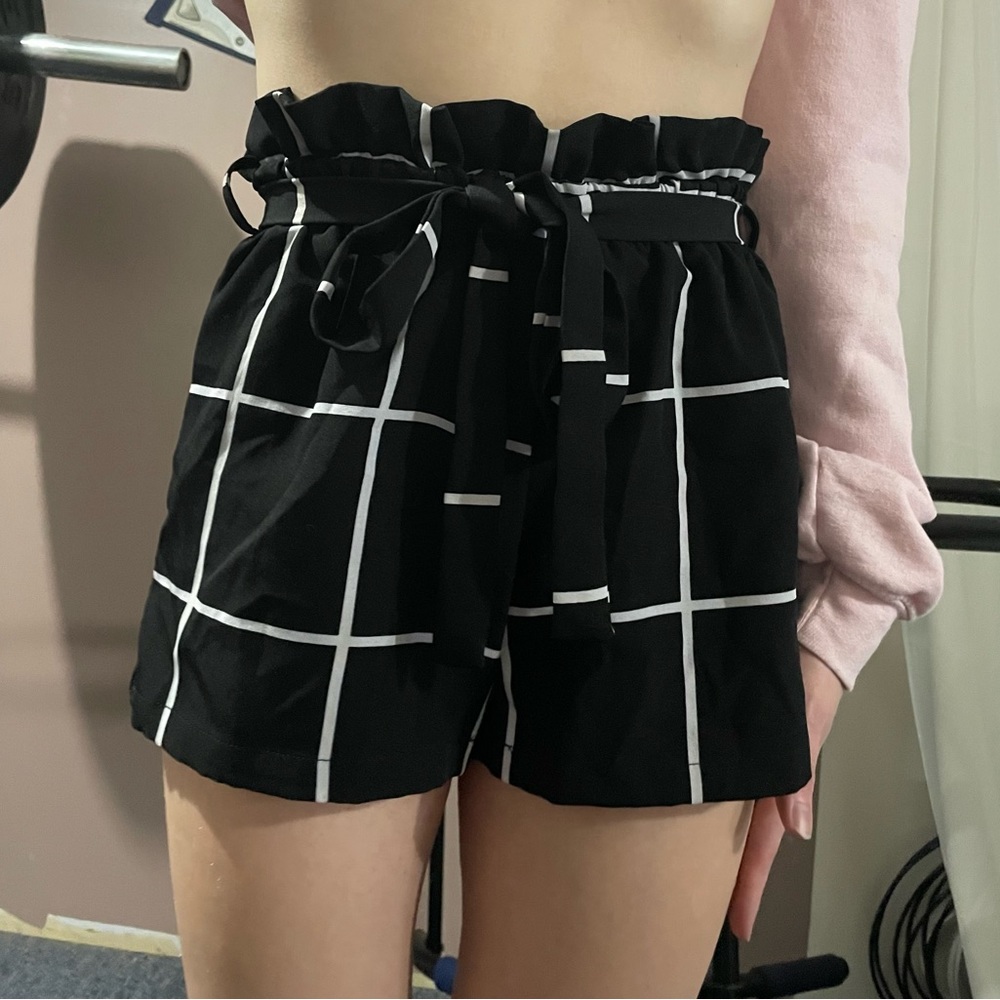 Grid paper bag high waisted shorts with matching tie